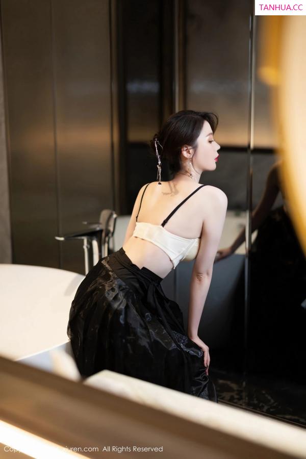 梦心玥  [XiuRen]高清写真图 2024.04.28 No.8465 梦心玥 修长美腿第21张图片